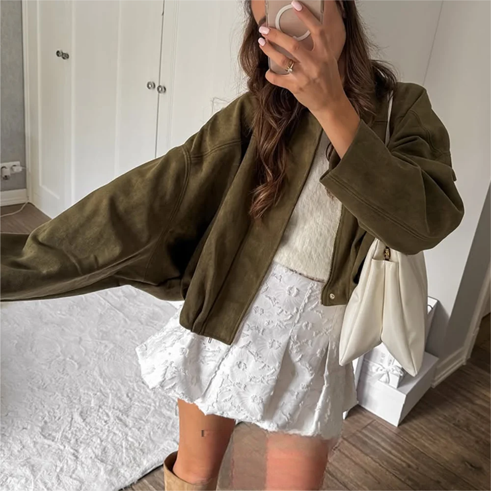 Women’s Vintage Cropped Zip Jacket – Minimal Autumn/Winter Essential