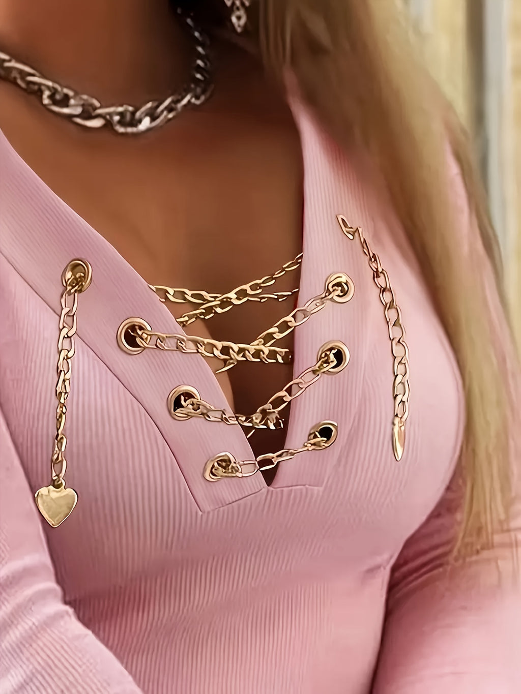 Women’s Elegant V-Neck Long Sleeve Top – High-Stretch Knit with Chain Detail